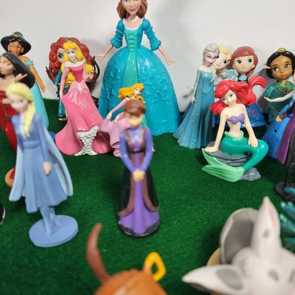 Disney Action Figures Lot 35 Princesses Frozen Cinderella Variety Cake Toppers - Picture 6 of 16